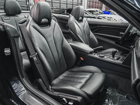 Used 2016 BMW M4 Convertible image 41