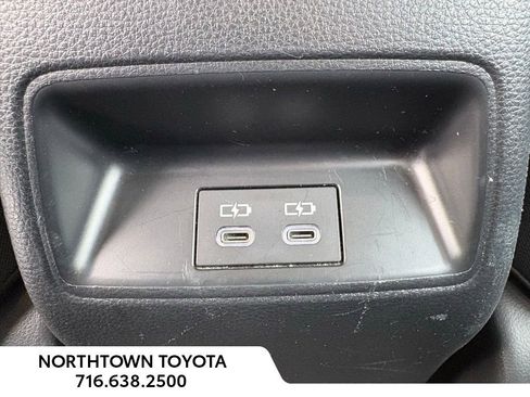 Used 2024 Toyota Corolla SE FWD image 18
