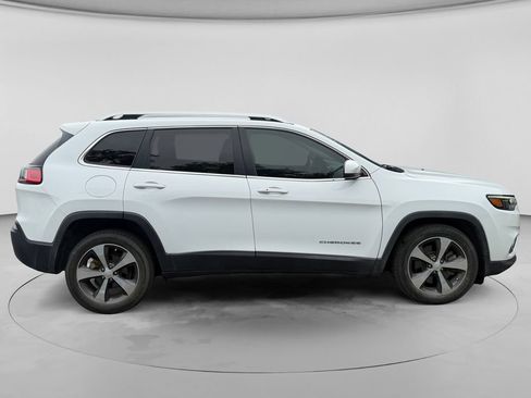 Used 2019 Jeep Cherokee Limited FWD image 11