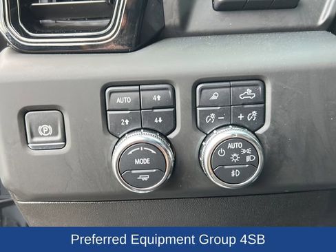 Used 2025 GMC Sierra 3500 AT4 w/ Technology Package AWD/4WD image 13