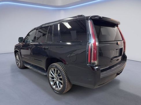 Used 2019 Cadillac Escalade Luxury w/ Escalade Sport Edition image 5