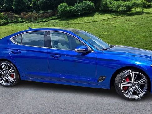 Used 2025 Genesis G70 2.5T w/ Sport Prestige Package image 9