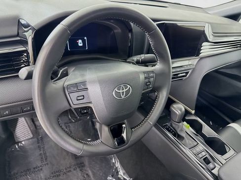 Certified 2025 Toyota Camry SE image 9