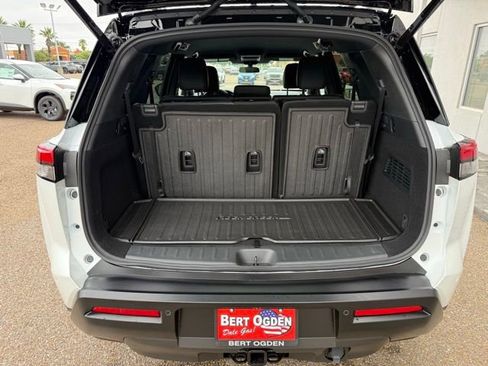 New 2026 Nissan Pathfinder Rock Creek AWD/4WD image 29