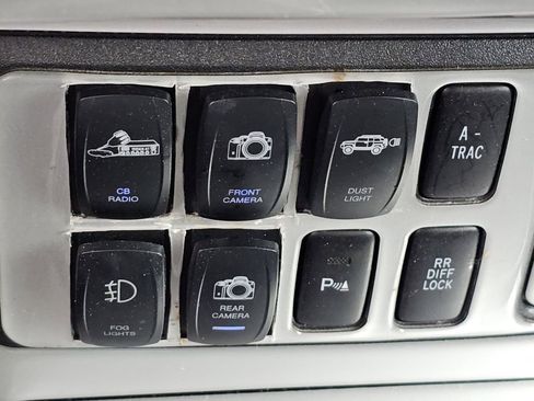 Used 2007 Toyota FJ Cruiser 4WD image 12