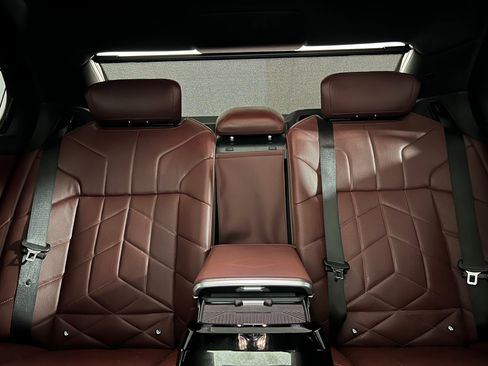 Certified 2023 BMW 760i xDrive w/ Executive Package image 32