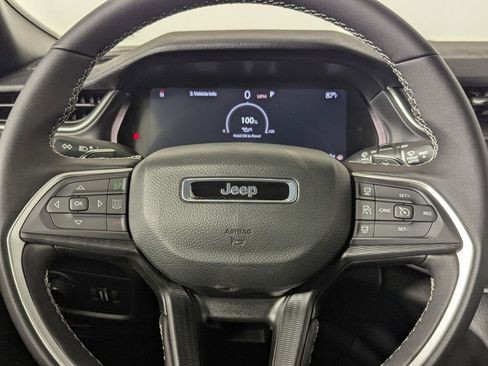 New 2025 Jeep Grand Cherokee Altitude image 21