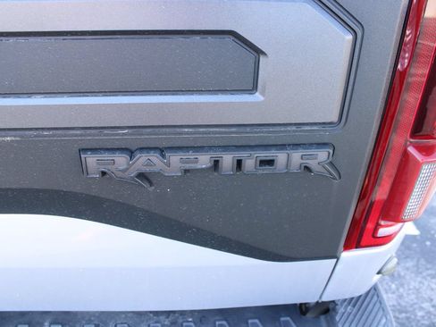 Used 2019 Ford F150 Raptor w/ Equipment Group 802A Luxury AWD/4WD image 7