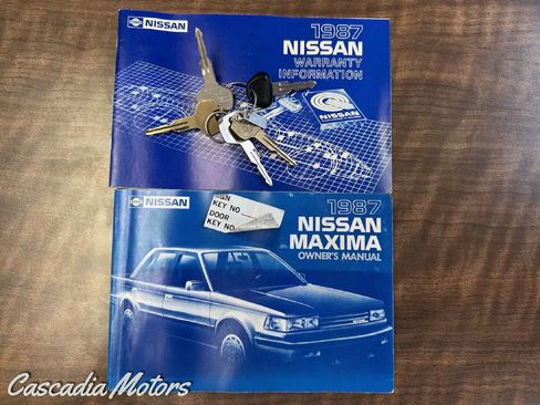 Used 1987 Nissan Maxima GXE FWD image 2