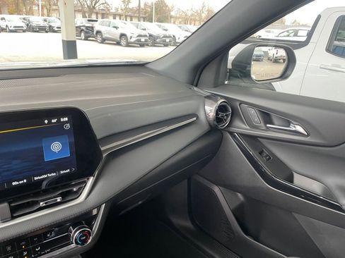 Used 2025 Chevrolet Equinox LT image 34