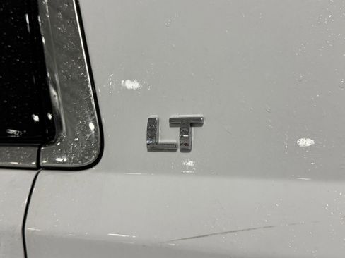 Used 2018 Chevrolet Tahoe LT w/ LT Signature Package image 21