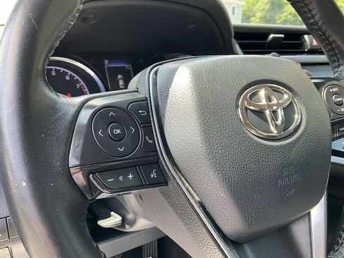 Used 2020 Toyota Camry SE FWD image 23