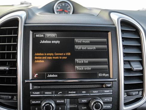 Used 2014 Porsche Cayenne image 27