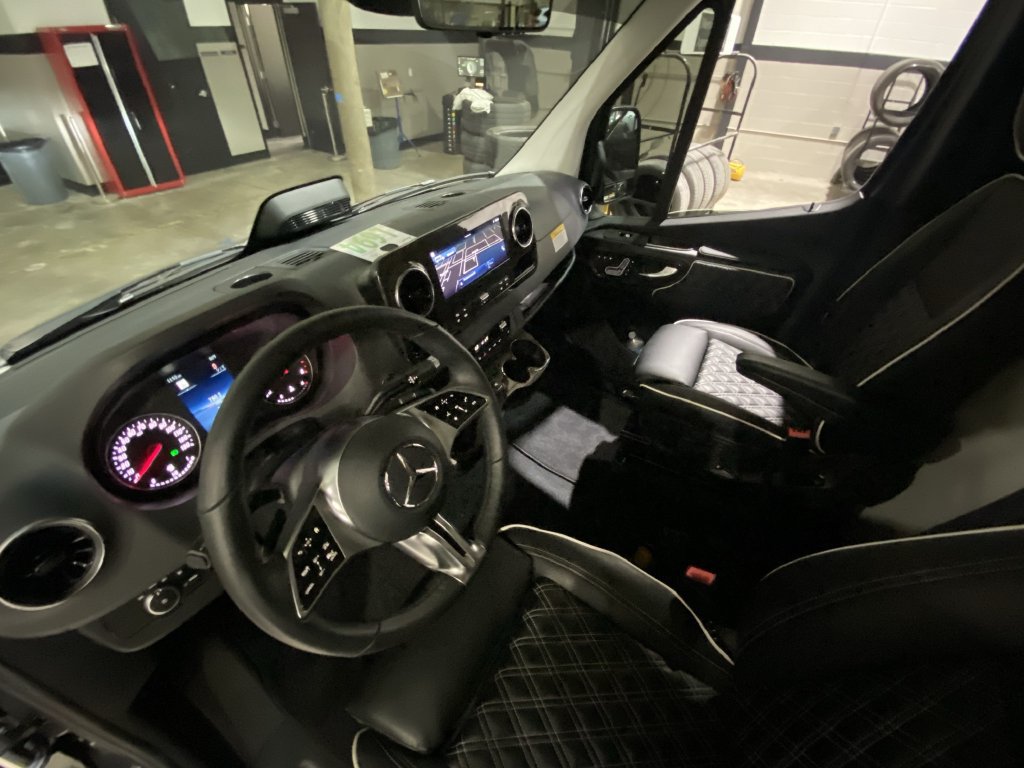 Used 2025 Mercedes-Benz Sprinter 3500 image 2