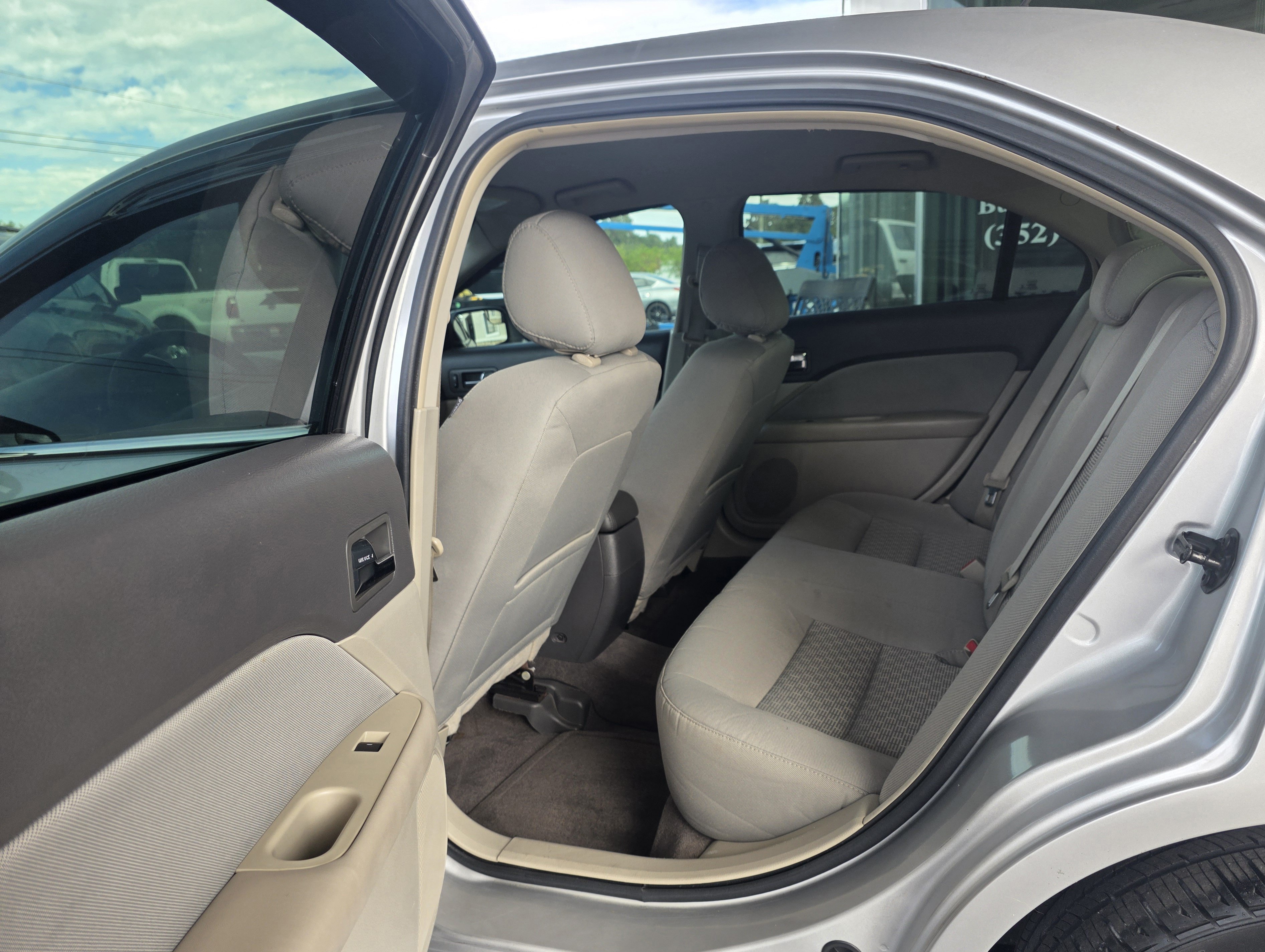 Used 2012 Ford Fusion SE FWD image 31