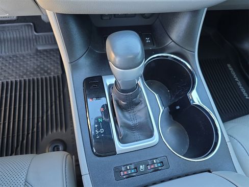 Used 2018 Toyota Highlander Limited image 20