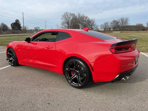 Used 2018 Chevrolet Camaro SS RWD image 10