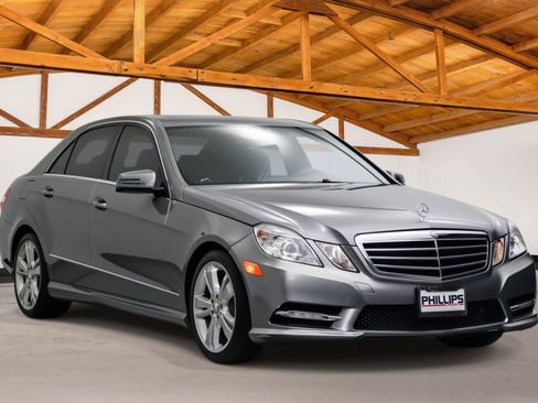Used 2013 Mercedes-Benz E 350 Sedan image 7