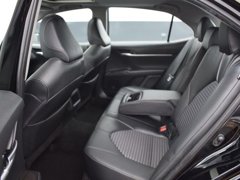 Used 2023 Toyota Camry SE w/ Cold Weather Package FWD image 12
