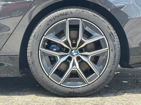 Certified 2026 BMW i5 eDrive40 w/ M Sport Package AWD/4WD image 3