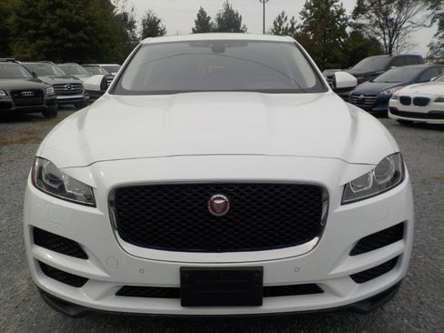 Used 2019 Jaguar F-PACE Prestige image 8