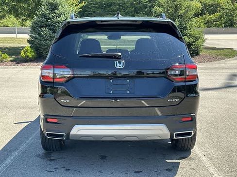 Used 2024 Honda Pilot Elite image 4