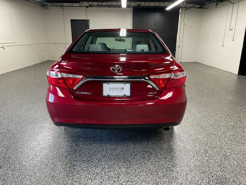 Used 2017 Toyota Camry XLE FWD image 6