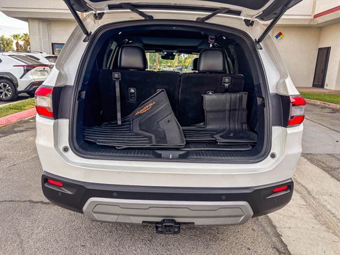 Used 2024 Honda Pilot TrailSport image 13