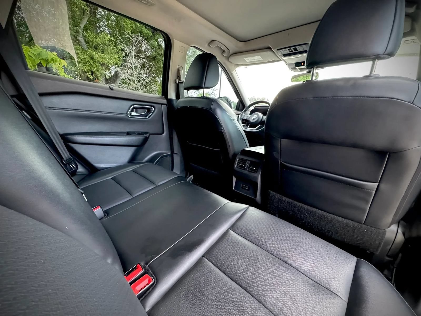 Used 2021 Nissan Rogue SV FWD image 17