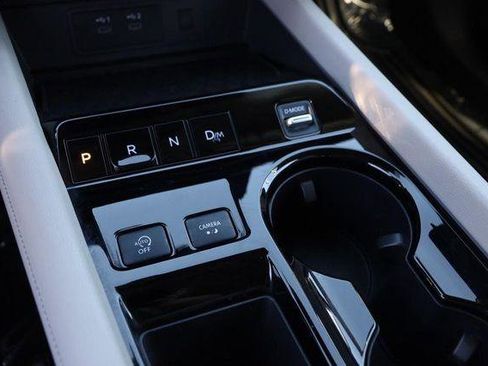 Used 2025 Nissan Murano SV image 19