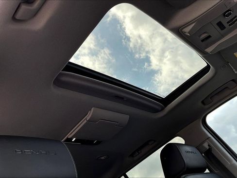 Used 2019 GMC Yukon XL Denali w/ Open Road Package image 17