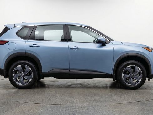 Used 2025 Nissan Rogue SV FWD image 11