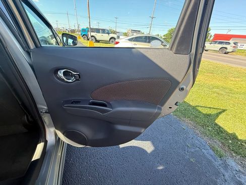 Used 2015 Nissan Versa Note SR w/ Interior Illumination Package FWD image 20
