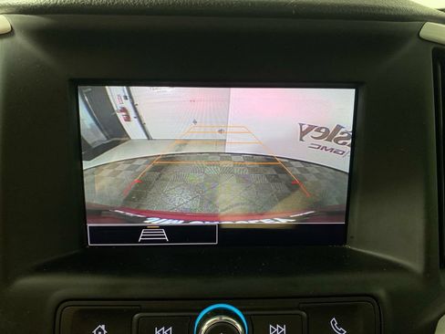 Used 2023 GMC Terrain SLE w/ Driver Convenience Package FWD image 17