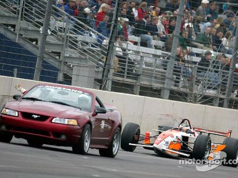 Used 1999 Ford Mustang Cobra RWD image 3