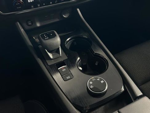 Used 2025 Nissan Rogue SV image 20