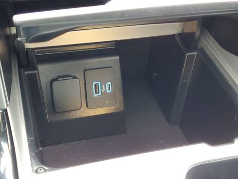 Used 2023 Ford Explorer ST-Line w/ Class IV Trailer Tow Package image 29