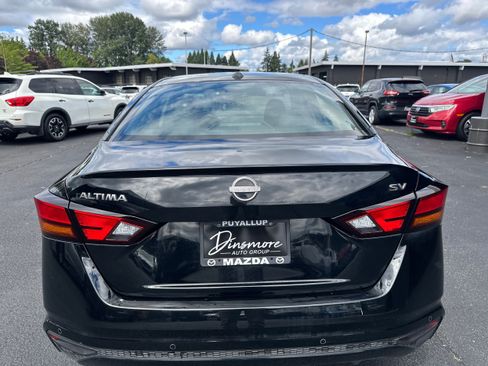Used 2024 Nissan Altima 2.5 SV FWD image 25