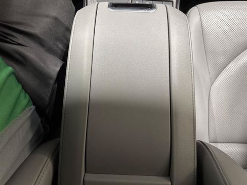 Used 2021 Toyota Highlander Limited AWD/4WD image 13