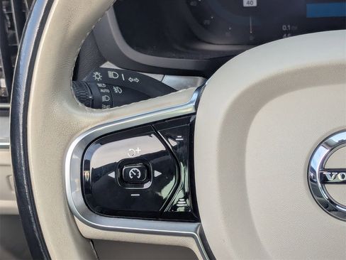 Used 2024 Volvo S60 B5 Plus image 25