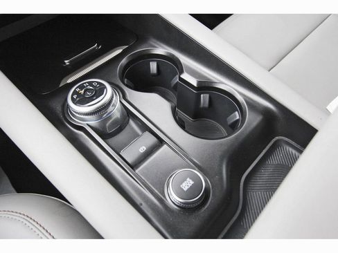 Used 2025 Ford Explorer Active w/ Active Comfort Package image 30