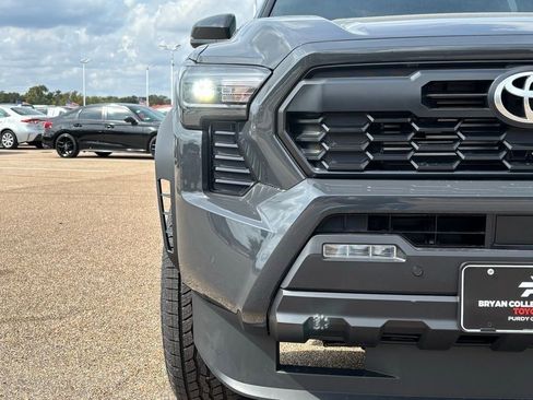 New 2025 Toyota Tacoma TRD Off-Road image 4