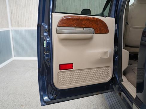 Used 2002 Ford F350 Lariat image 32