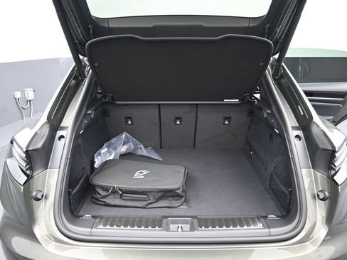 New 2026 Porsche Macan 4 Electric AWD/4WD image 25
