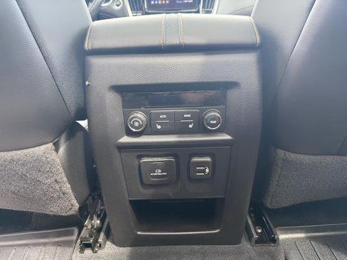 Used 2021 Chevrolet Traverse Premier w/ Redline Edition image 31