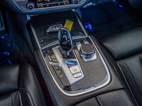 Used 2020 BMW 740i xDrive w/ M Sport Package image 29