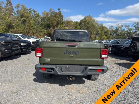 Used 2022 Jeep Gladiator Sport image 4