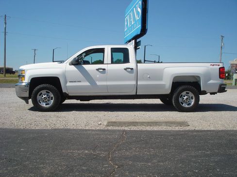 Used 2015 Chevrolet Silverado 2500 W/T AWD/4WD image 5