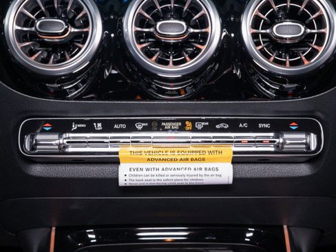 New 2026 Mercedes-Benz GLA 35 AMG 4MATIC image 20