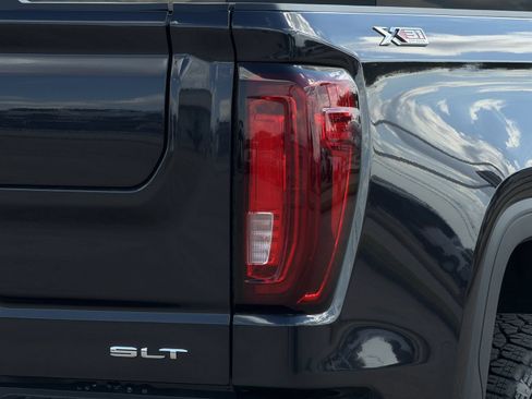 Used 2025 GMC Sierra 1500 SLT AWD/4WD image 13